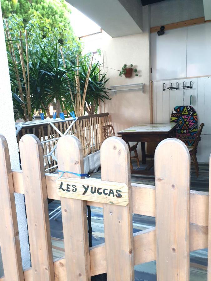 T2 cabine Les YUCCAS à 200 m de la plage Rive Droite Camargue Village idéal 4 pers Le Grau-du-Roi Esterno foto